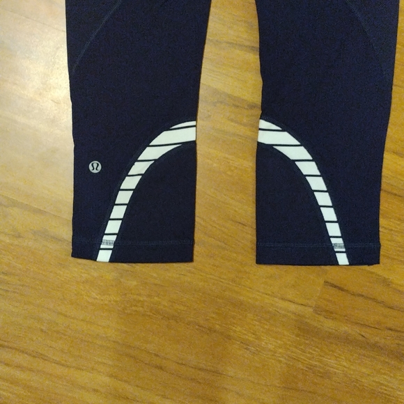 Lululemon cropped leggings - Picture 9 of 13